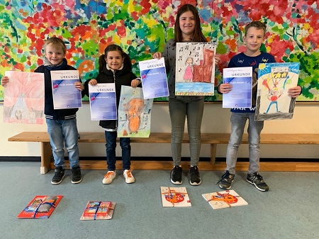Die Kinder der Glck auf!-Schule haben ihr Talent bewiesen und originelle Bilder und Collagen gestaltet. (Foto: Grundschule Horhausen)