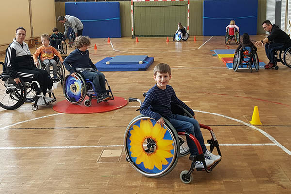 Die Schule rollt bei der Grundschule Neuwied-Feldkirchen