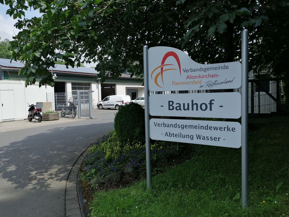 Vom Dienstsitz in der Altenkirchener Heimstrae erledigen die Mitarbeiter des Bauhofes die ihnen bertragenen Arbeiten. (Foto: vh)