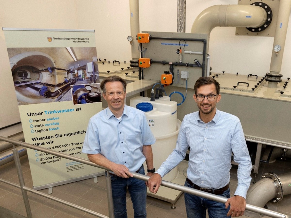 Blicken positiv auf die Sitzung des Werkausschusses zur�ck und bedanken sich bei den Ausschussmitgliedern f�r die konstruktive Zusammenarbeit: Erster Beigeordneter und Vorsitzender des Werkausschusses Marco D�rner und Werkleiter Thomas Welters (Foto: R�der-Moldenhauer)