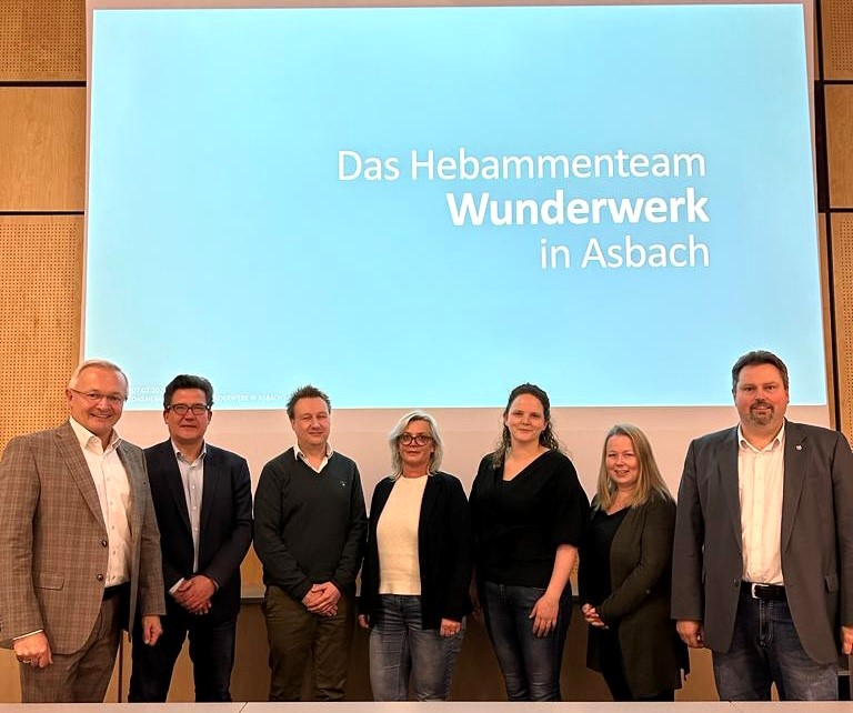 Asbach: Landrat begrt Einrichtung der Hebammenzentrale