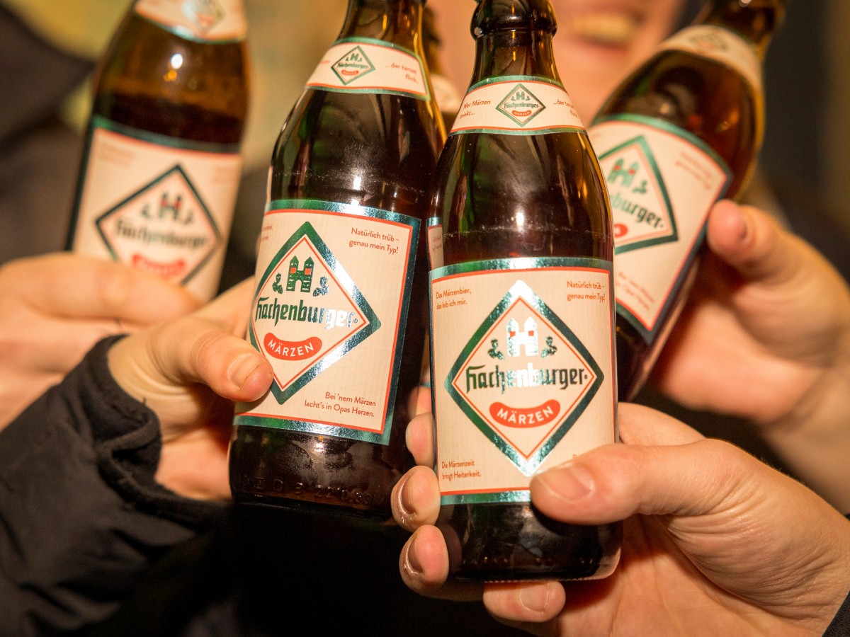 Das neuen Saisonbier Hachenburger Märzen (Fotos: Westerwald-Brauerei Hachenburg)