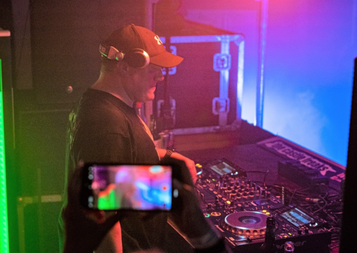 "Castle Freak Rave": Techno Party feierte eine krachende Show in Hachenburg