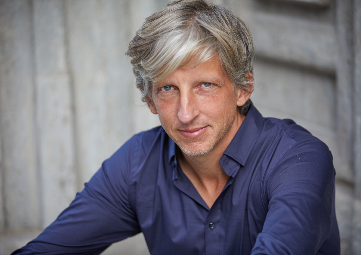 Zwischen Kabarett und Kunst, Komik und Klavier: William Wahl gastiert in Hachenburg