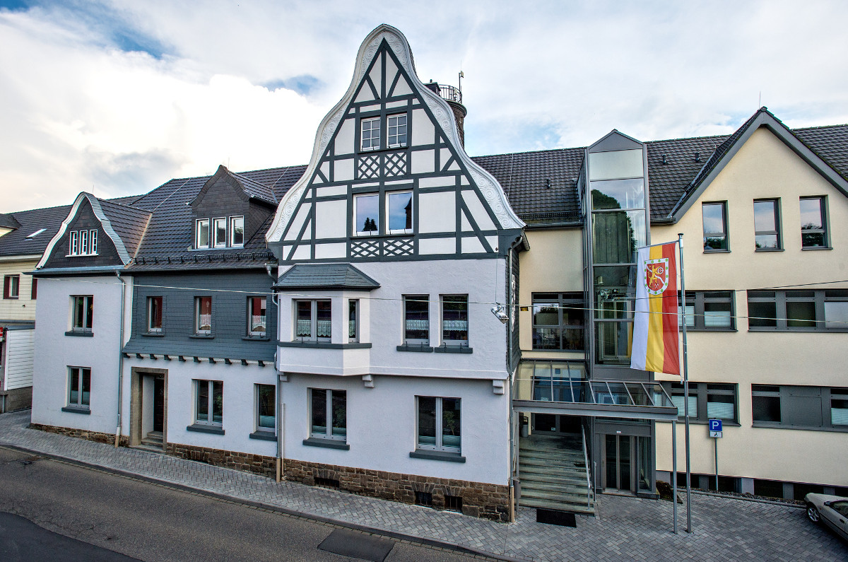 Das Rathaus der Verbandsgemeinde Hamm hat wieder fr den Publikumsverkehr geffnet. (Foto: VG Hamm)