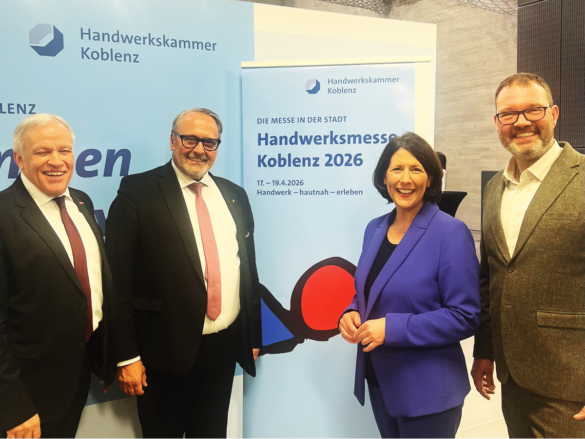 Das Konzept einer neuen Handwerksmesse Koblenz im Herzen der Stadt kommt gut an und die aktuell vorliegenden Aussteller-Buchungen sorgen f�r gute Stimmung bei Marco Koenitz (von rechts), Wirtschaftsministerin Daniela Schmitt, HwK-Hauptgesch�ftsf�hrer Ralf Hellrich und HwK-Pr�sident Kurt Krautscheid. (Foto: D. Koenitz GmbH. Koblenz Messen & Ausstellungen)