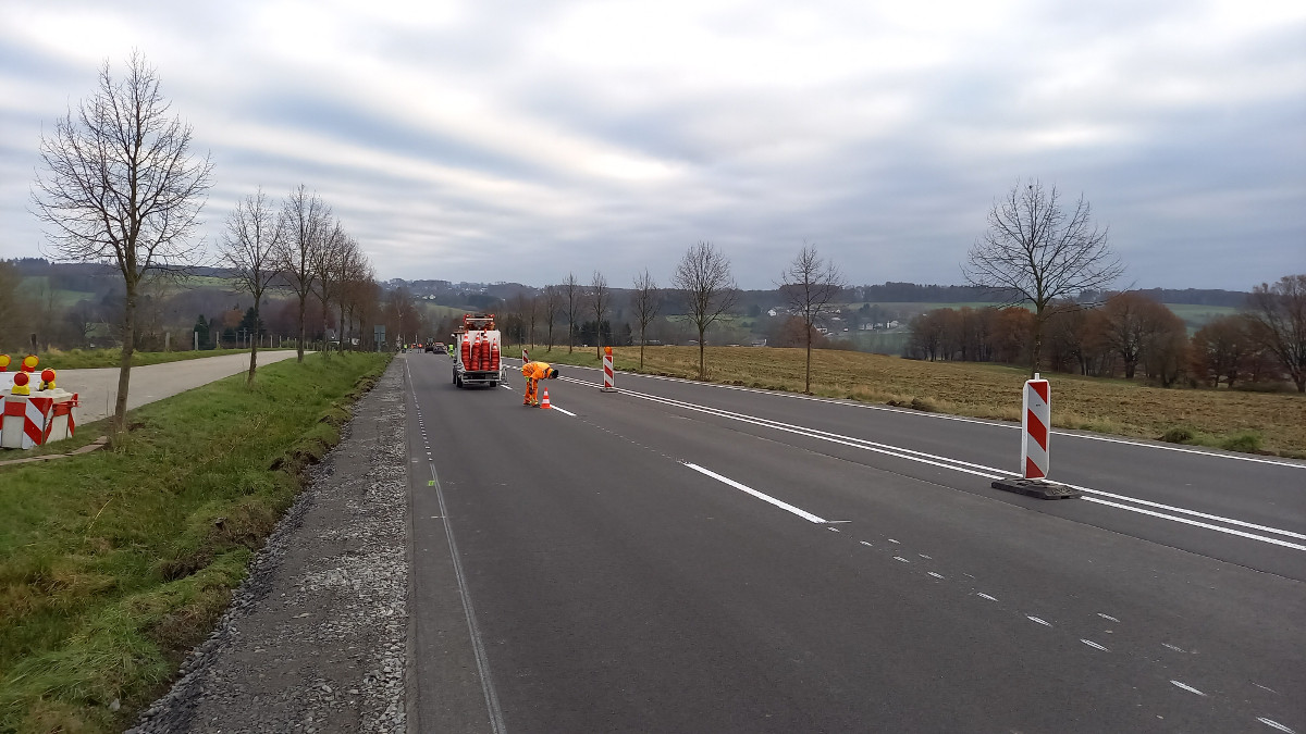 Die Sanierung der B8 zwischen Hasselbach und Rettersen ist fast abgeschlossen. (Foto: LBM)