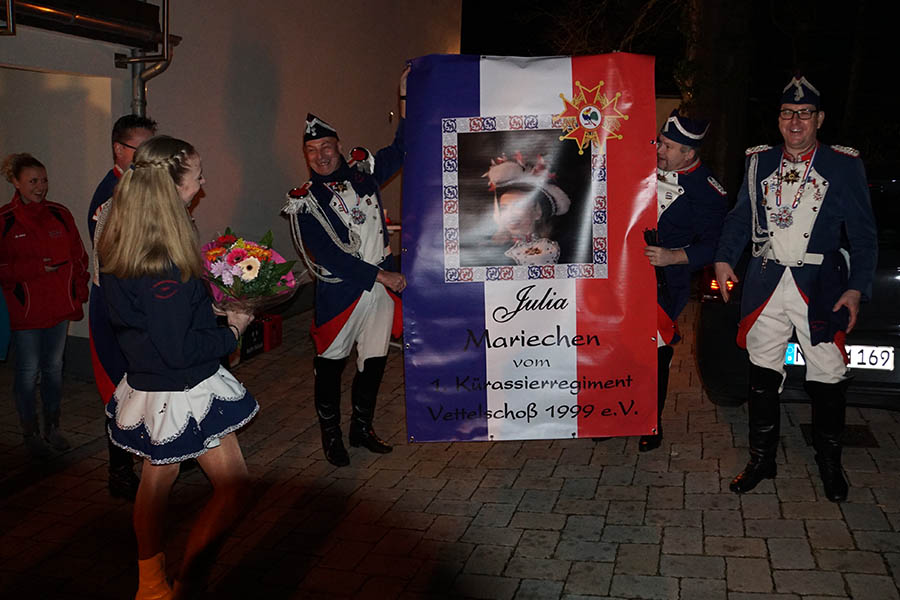 Krassiere ehren ihr Mariechen