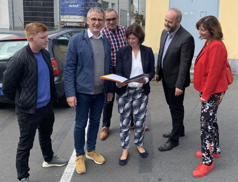 Hendrick und Steinga beim Stadtrundgang durch Hachenburg. Foto: SPD