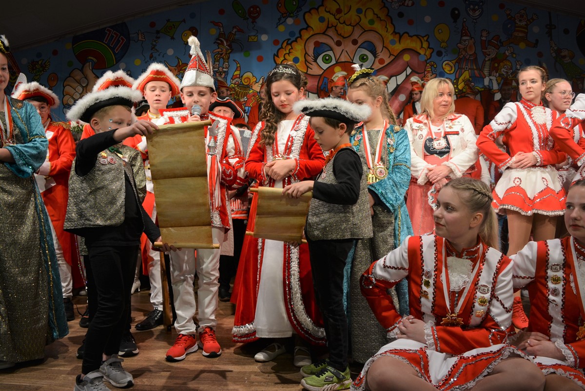 Das Kinderprinzenpaar Ben I. und Prinzessin Mira I. feierten mit ihren Untertanen. (Fotos: Wolfgang Rabsch)