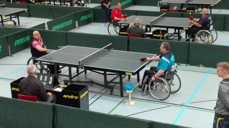 Bei den deutschen Meisterschaften im Rollstuhltischtennis wurde es spannend an der Platte. Foto: Privat