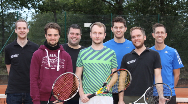 Zurck in der C-Klasse sind die Tennis-Herren von Blau-Rot Wissen: (von links) Christian Hombach, Mirko Schneider, Andreas Wieschollek, Philip Kugelmeier, Christopher Nickel, Max Rdder und Fabian Brenner. (Foto: Blau-Rot Wissen)