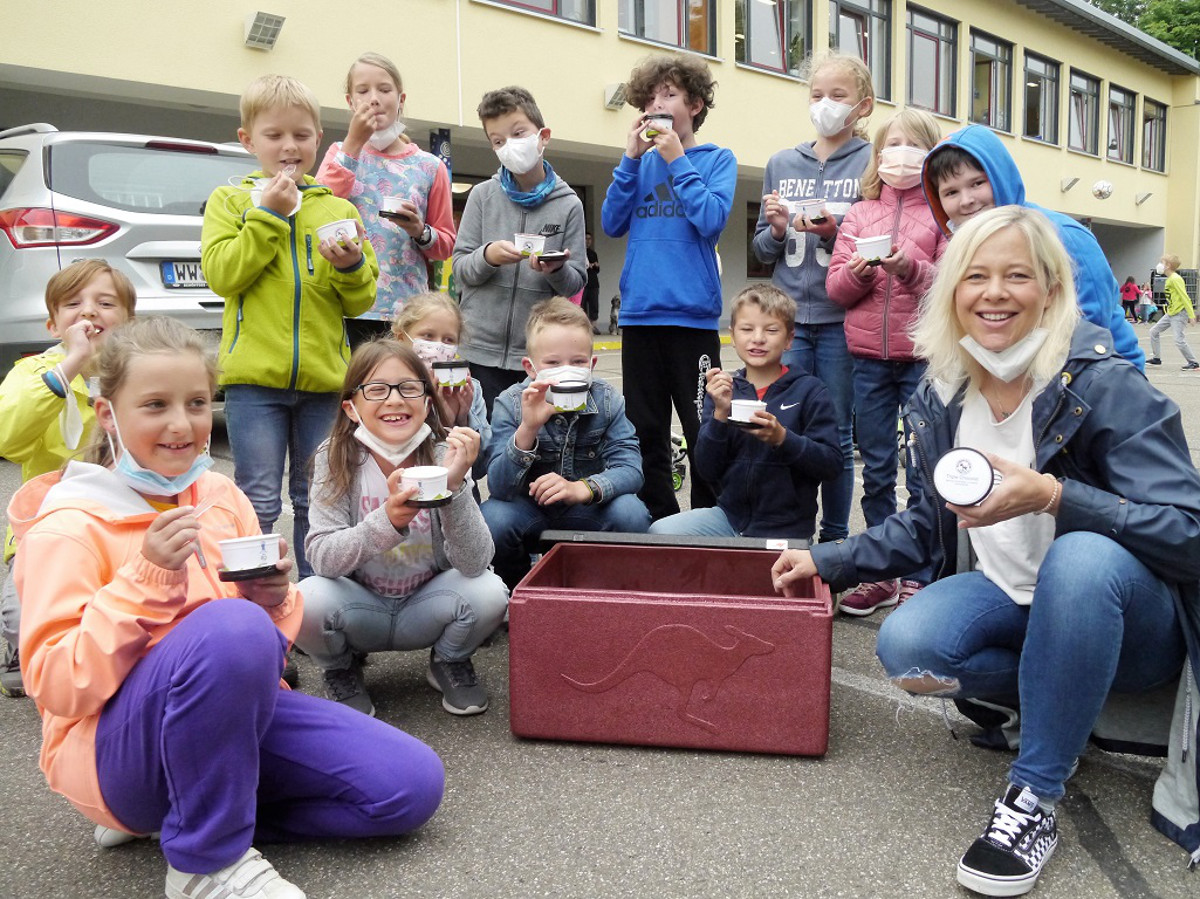 Hilgert: Zum Start in die Ferien eine ganze Schule zum Eis eingeladen