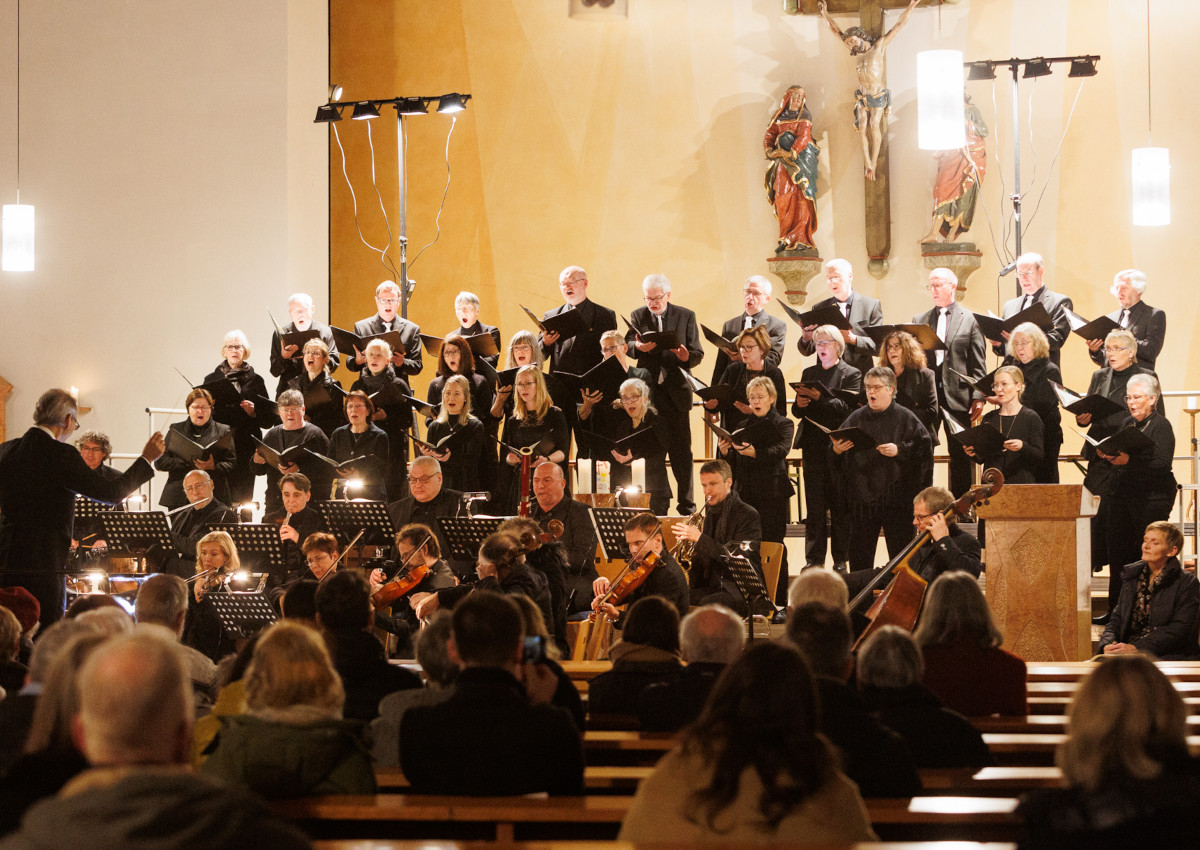 Konzert in Hhn: Vox-Humana-Ensemble interpretiert "Stabat Mater" meisterhaft