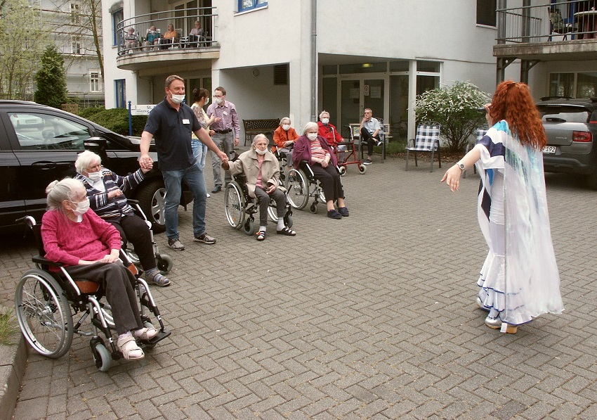 Comedians besuchten Wissener Seniorenheime