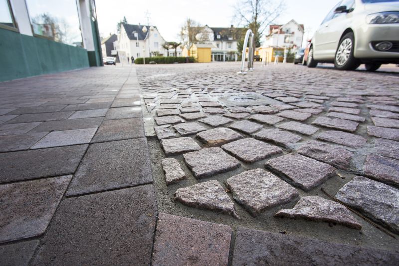 Das Holperpflaster wurde ausgetauscht. Fotos: Stadt Selters