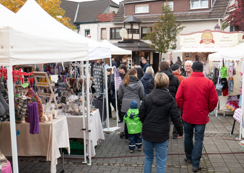 Ein abwechslungsreiches Angebot gibt es wieder auf dem sehenswerten Herbstmarkt. Foto: 1alles
