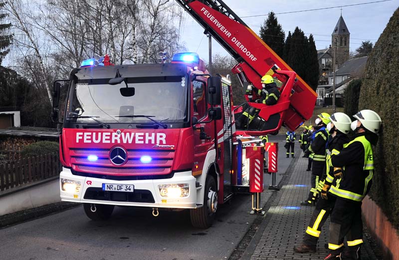 Kaminbrand in Horhausen sorgte fr kreisbergreifenden Feuerwehreinsatz