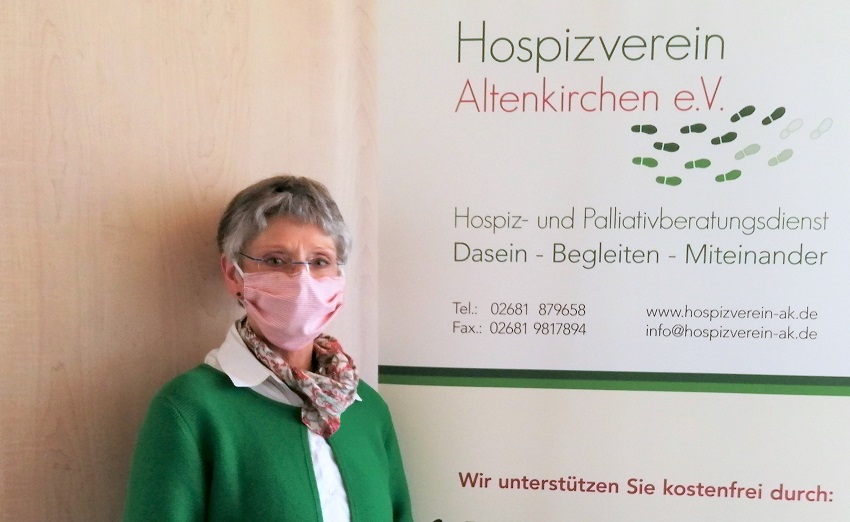 Alle Mitarbeitenden sind mit selbstgenhten Mund-und-Nasen-Masken ausgestattet. (Foto: Hospizverein)