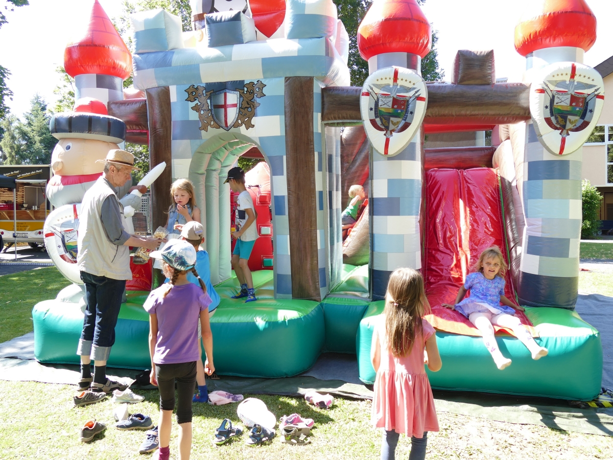 Die Hpfburg gehrte whrend des Festes bei den Kindern zu den absoluten Highlights. (Fotos: Wolfgang Rabsch / SSV Nordhofen)