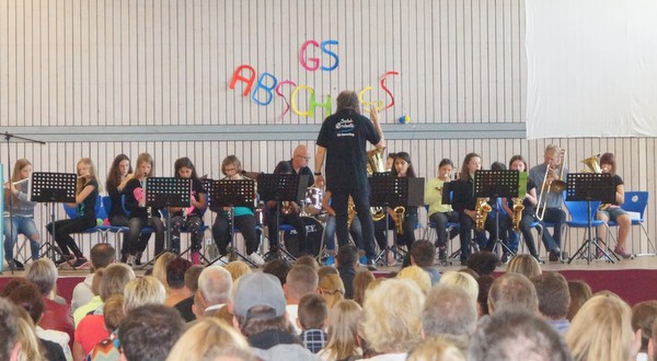 Schulstart an der IGS Hamm, natrlich mit musikalischer Begleitung. (Foto: IGS Hamm/Diana Hedwig)