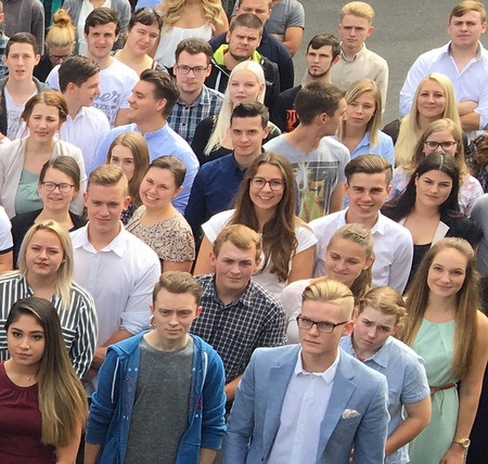 Die Industrie- und Handelskammer (IHK) und die Berufsbildenden Schulen (BBS) Betzdorf-Kirchen und Wissen hatten zur Zeugnisbergabe an die Prflinge dieses Sommers ins Kulturwerk nach Wissen geladen. (Foto: IHK) 