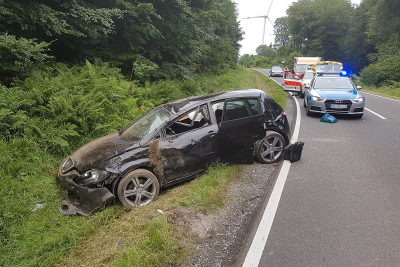 Tdlicher Verkehrsunfall bei Hchstenbach auf der B 8