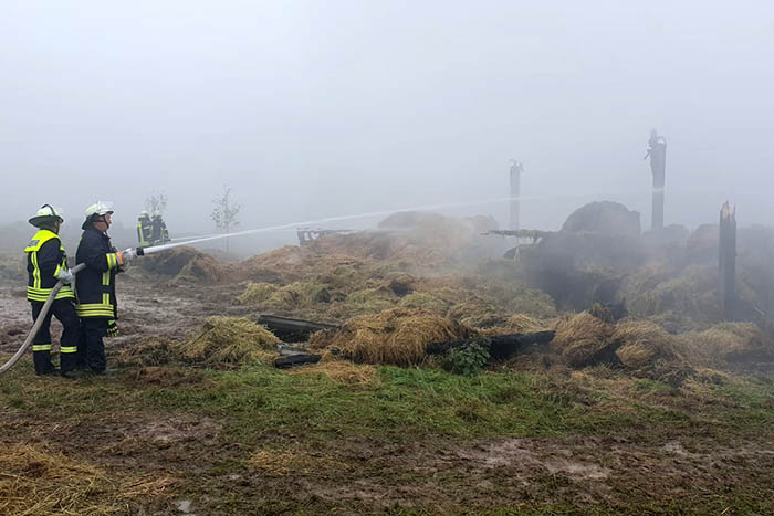 Landwirtschaftliche Lagerhalle in Wahlrod abgebrannt