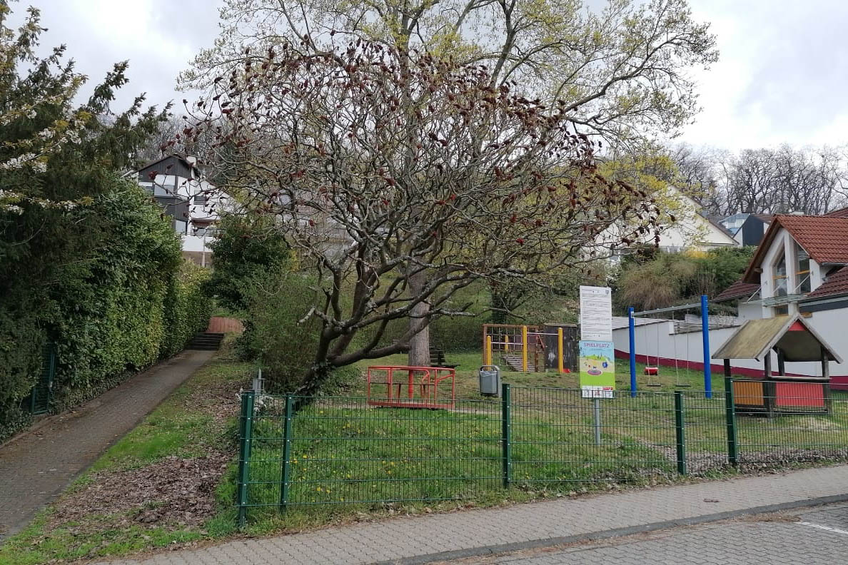 Dieser Spielplatz in Bendorf ist Stein des Anstoes. Fotos: Uwe Schumann