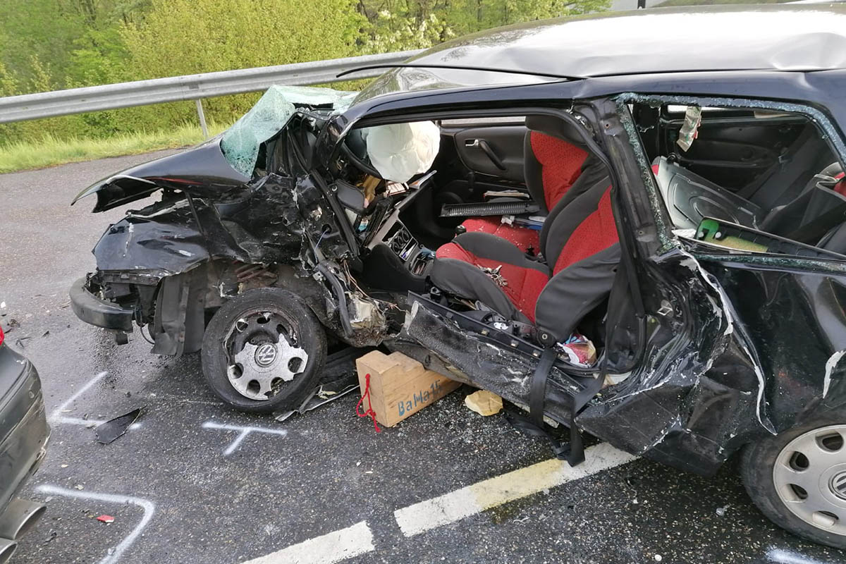 Schwerer Unfall auf L 281 - Eine Tote und ein Schwerverletzter