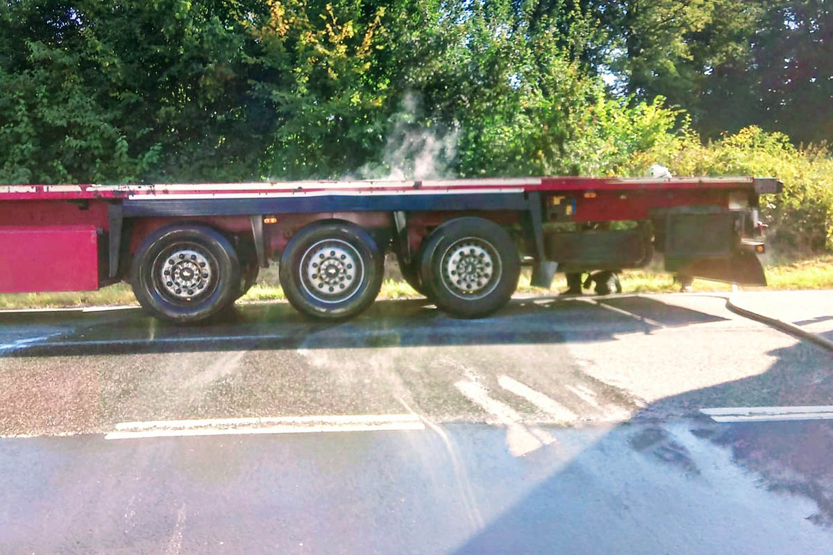 LKW drohte in Brand zu geraten