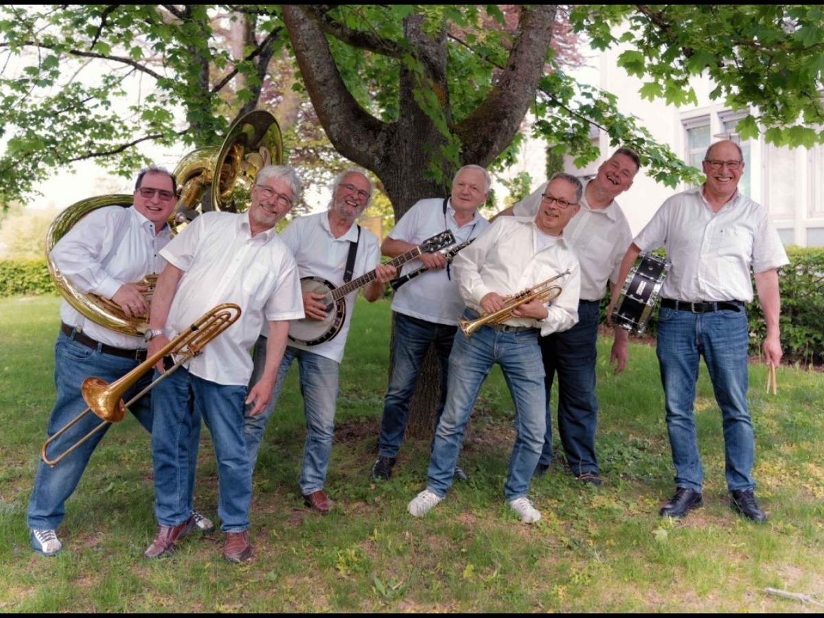 Jazzklänge im Schloss Schönstein: Schräglage Jazzband kehrt zurück