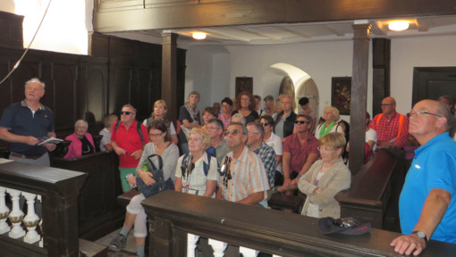 Station auf Schloss Schnstein: Hier gab es die seltene Gelegenheit, die Kapelle zu besuchen. (Foto: Landfrauen) 