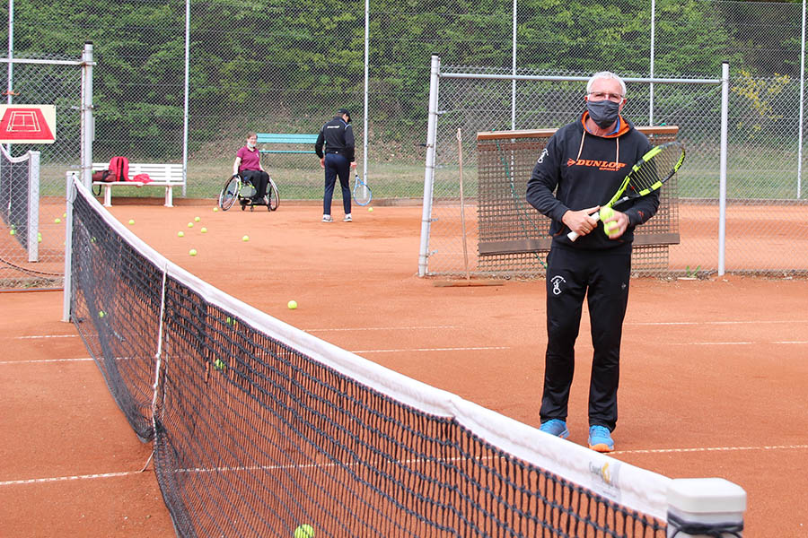 Rollitennis e.V. trainierte wieder auf Tennis-Auenpltze