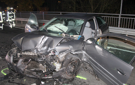 Auf der Bundesstrae B 62, zwischen Nord- und Sdknoten, kam es zu einem Frontalzusammensto zwischen zwei PKW. (Foto: Polizei)