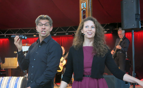 Im Stile eines Kaffeehausorchesters entfhrte das Ensemble  Saitomortale die Gste in die 30er Jahre. (Foto: wear) 