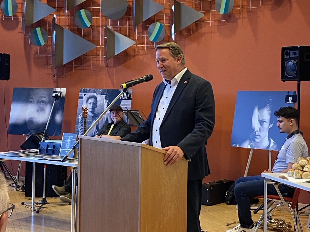 Erffnung der Fotoausstellung "Seelentiefen" (Fotos: Verbandsgemeindeverwaltung Betzdorf-Gebhardshain/Emma Berndt)