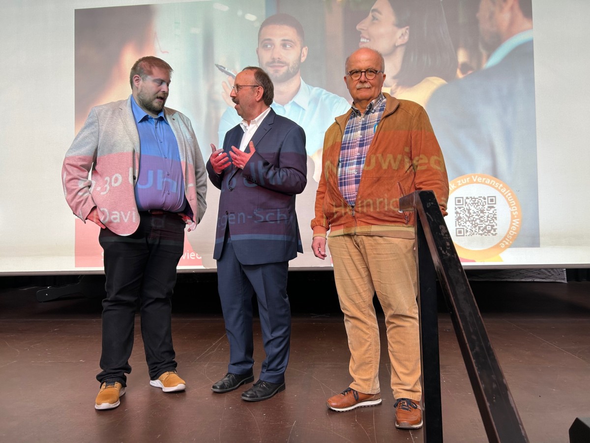 FDP-Direktkandidat Stefan Thoma beim landesweiten Berufsschultag in Neuwied