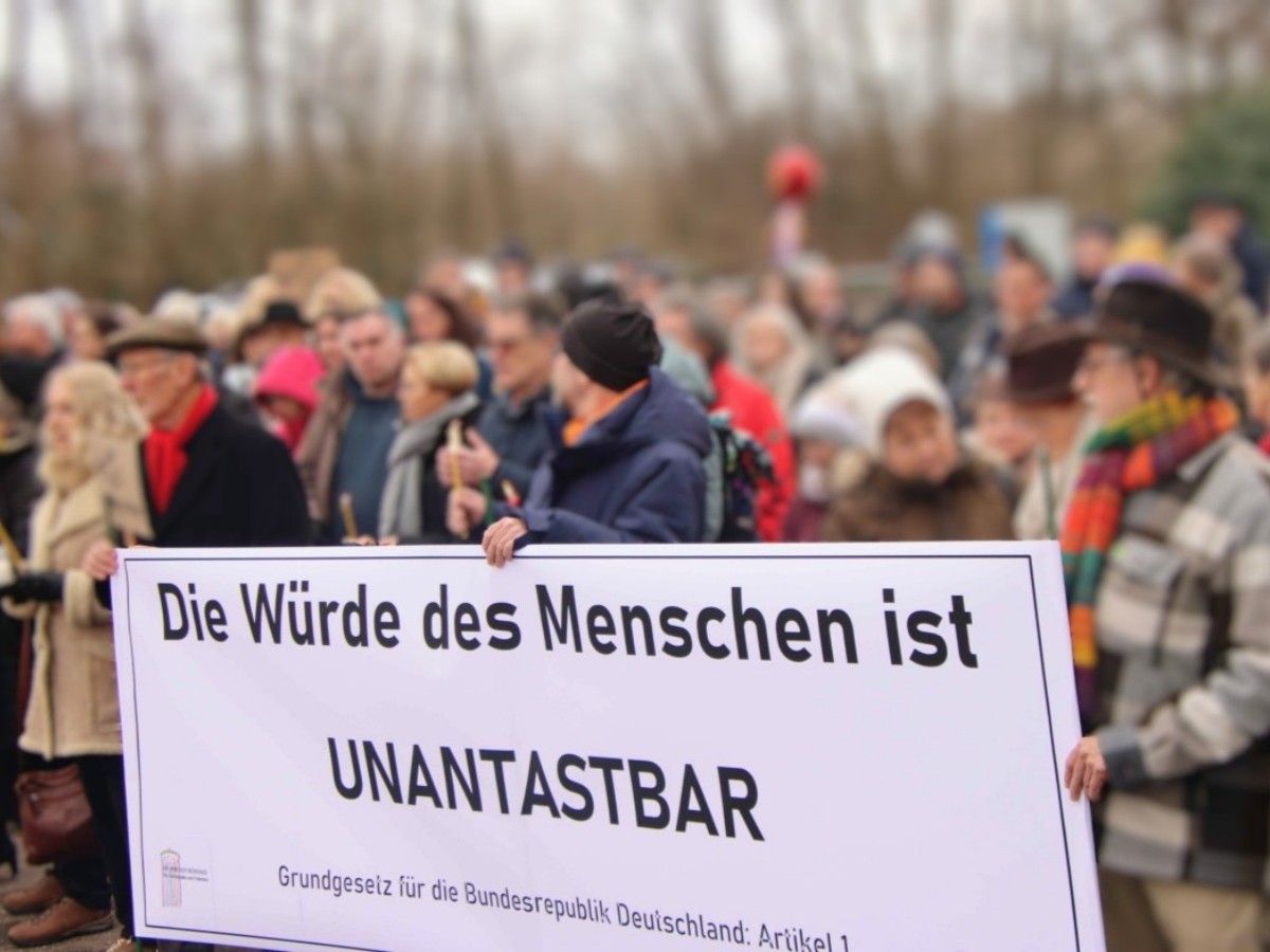 Stiller Protest in Neuwied: Ein Zeichen f�r Demokratie und Toleranz