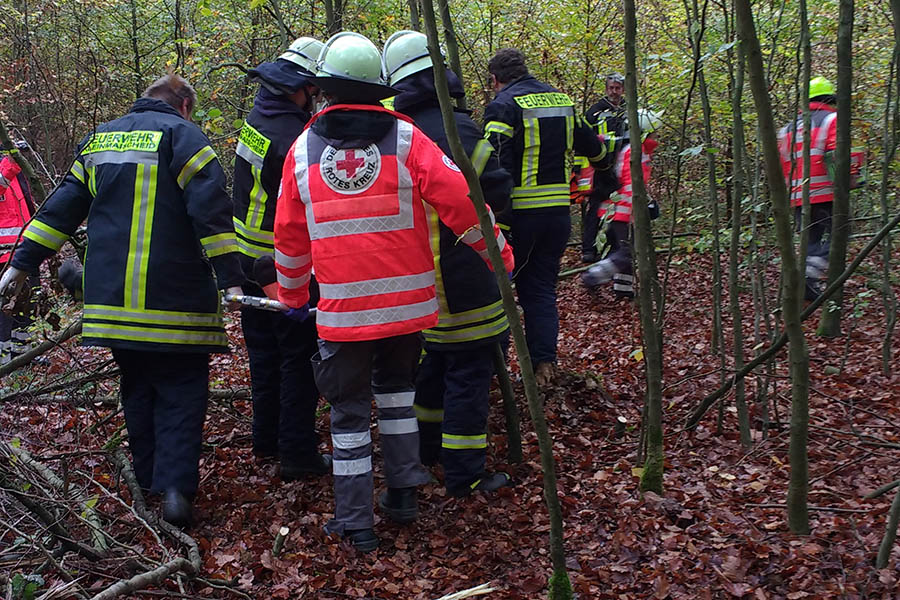 Abtransport der Verletzten. Fotos: Feuerwehr Kleinmaischeid