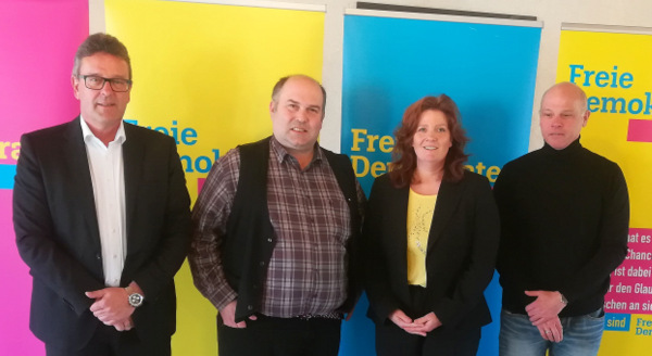 Sind auf Wahlkampf eingestellt bei der FDP: (von links) Christof Lautwein (Kreisvorsitzender), Uwe Steiniger (stellvertretender Vorsitzender), MdB Sandra Weeser und Michael Becker (Schatzmeister). (Foto: FDP)