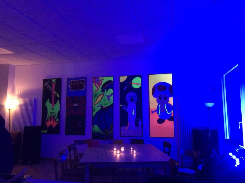 Die fluoreszierenden Kunstwerke. Fotos. privat