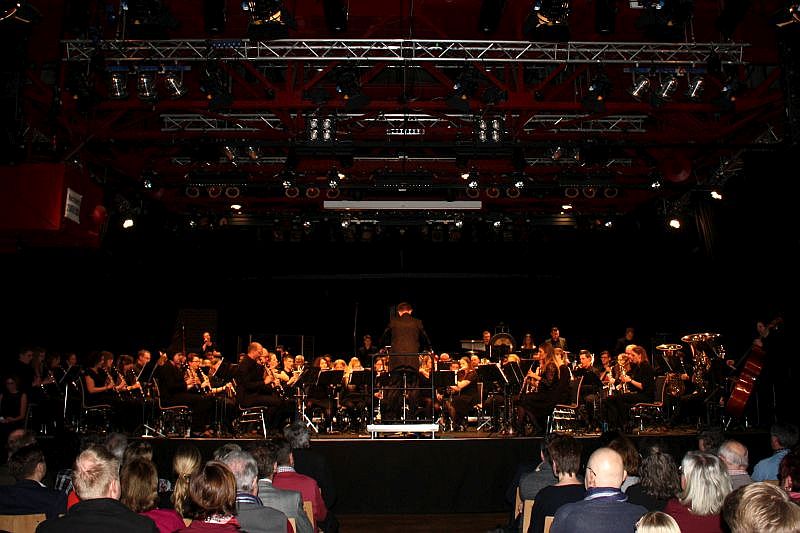 10 Jahre feierte das PjO-Projektorchester im Kulturwerk Wissen und fhrte das Publikum durch die eigene Erfolgsgeschichte Foto: jkh