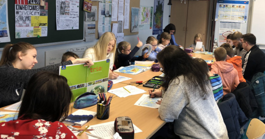 Jeder Grundschler kam nach Wahl in den Genuss zweier Projekte, in denen nunmehr auch freundschaftliche Beziehungen zwischen Kleinen und Groen geknpft werden konnten. (Foto: IGS Hamm/Diana Nentwig)