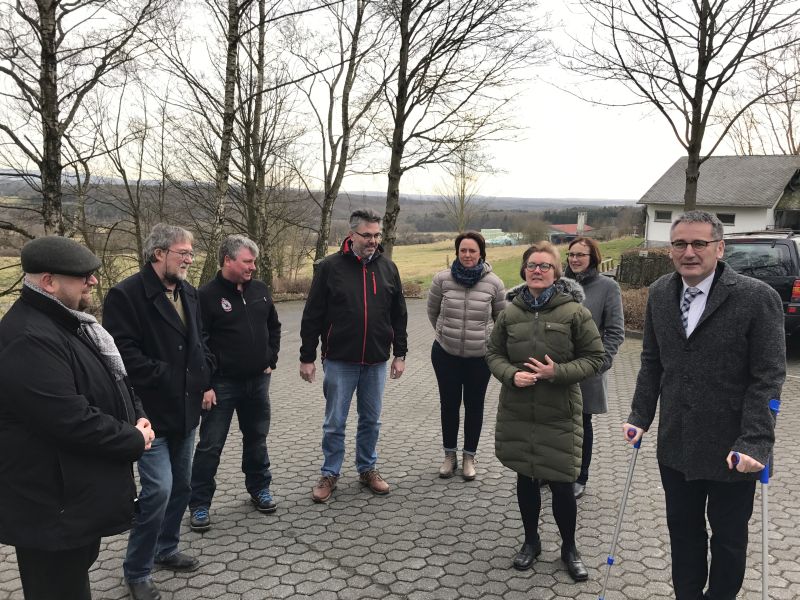 Hendrik Hering beim Ortstermin in Schenkelberg. Fotos: privat