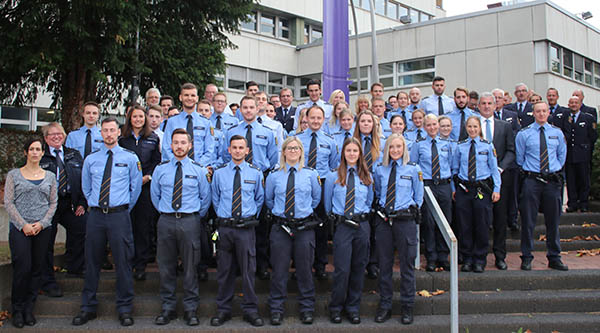 Polizeiprsident Karlheinz Maron begrte die neuen Kollegen. Foto: Polizei