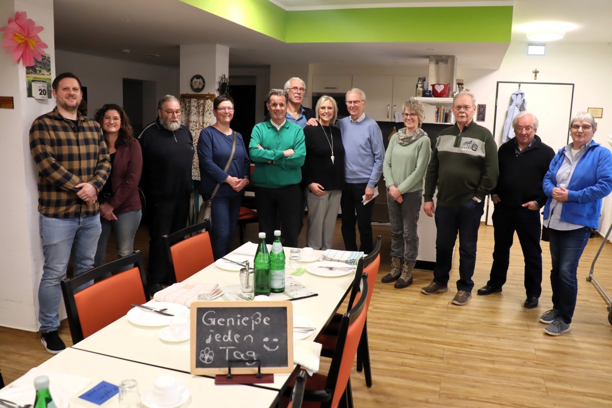 Mitglieder des F�rdervereines f�r das Ignatius-L�tschert-Haus �berzeugten sich in den R�umen der Tagespflege vom dortigen Raumbedarf bei zunehmender Auslastung. (Foto: Uli Schmdit)