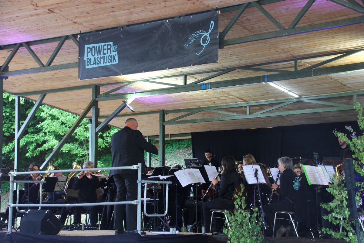 Musikalische Vielfalt unter freiem Himmel: Dermbachs Open-Air-Konzert begeistert