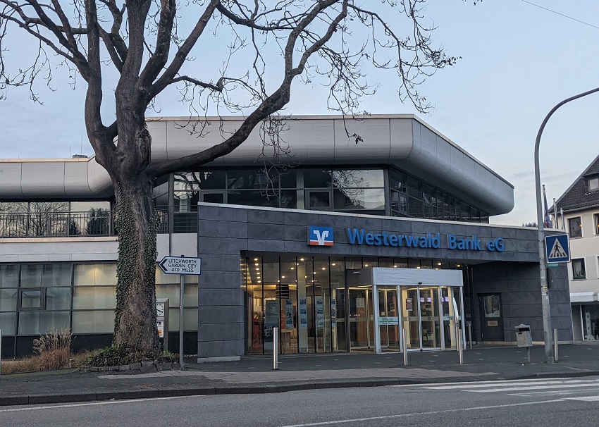 Das Impfzentrum des Kreises Altenkirchen befindet sich in der oberen Etage der Westerwald Bank in Wissen. (Foto: ddp)