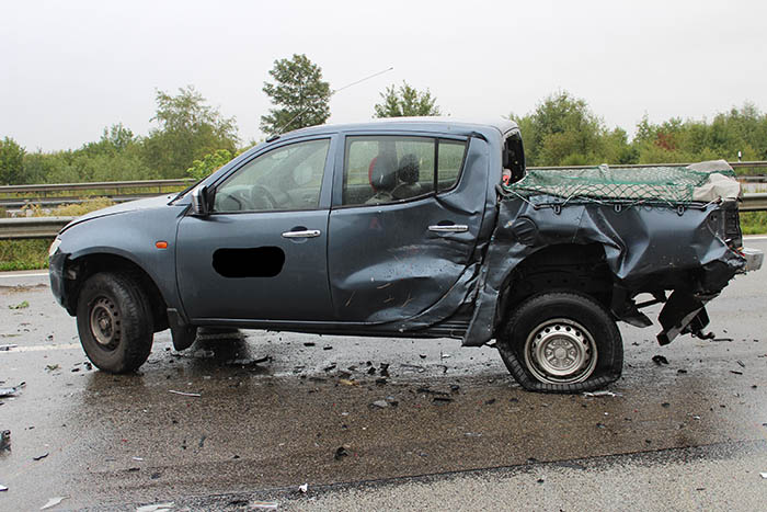 Unfall mit vier Fahrzeugen und Gaffer auf der A 3